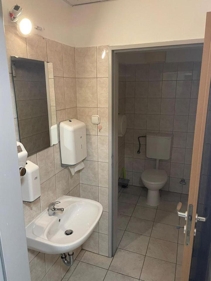 Viola Hostel Budapest Bagian luar foto